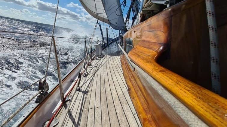 CLASSIC YACHT 68 FEET